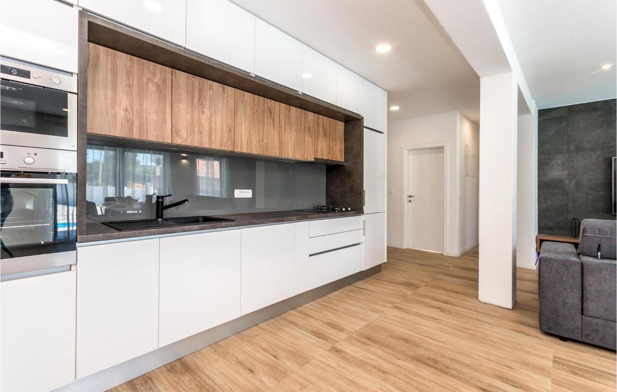 3 Bedroom Beautiful Home In Rastane Donje Donje Rastane Exterior photo