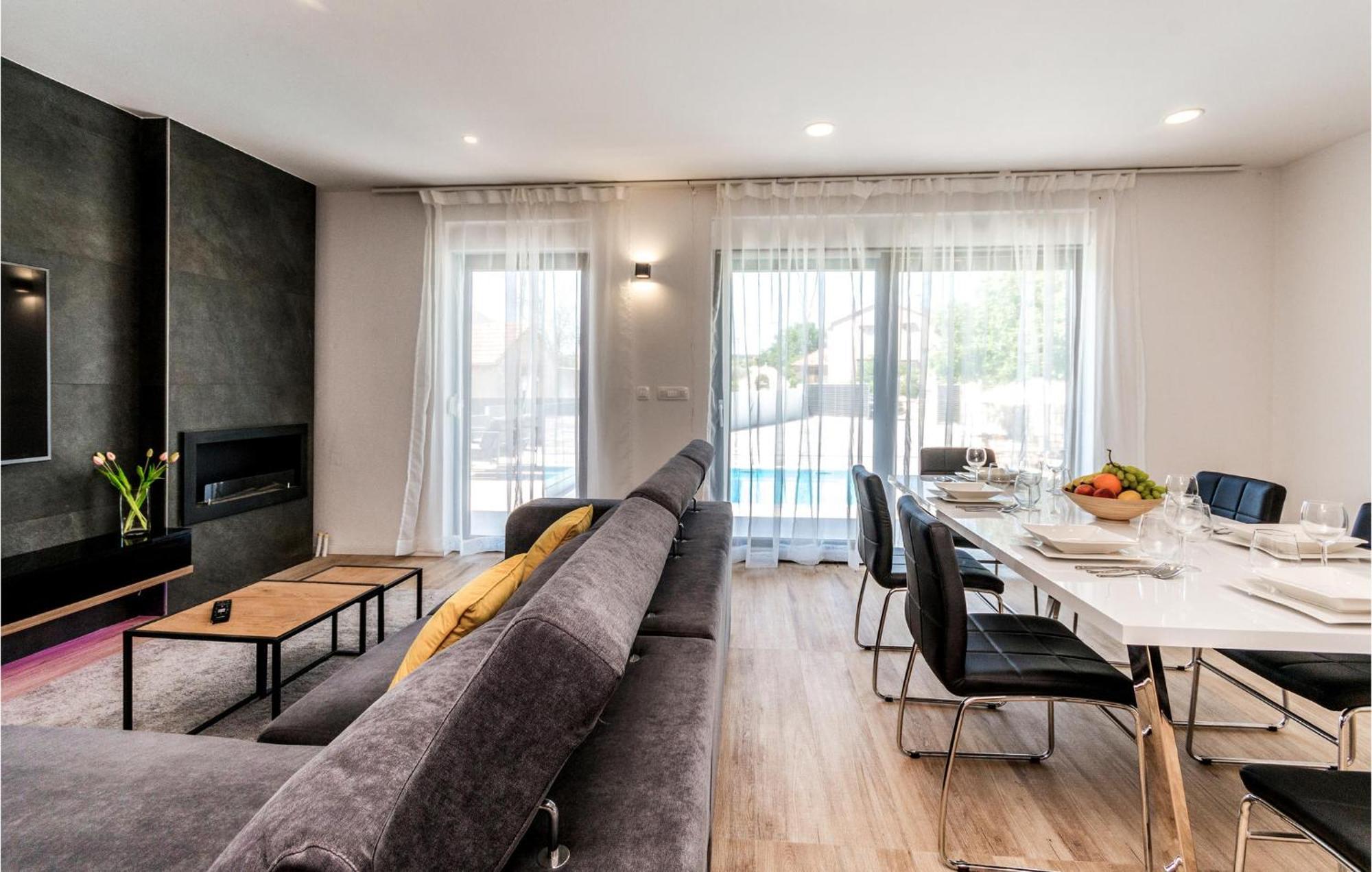 3 Bedroom Beautiful Home In Rastane Donje Donje Rastane Exterior photo
